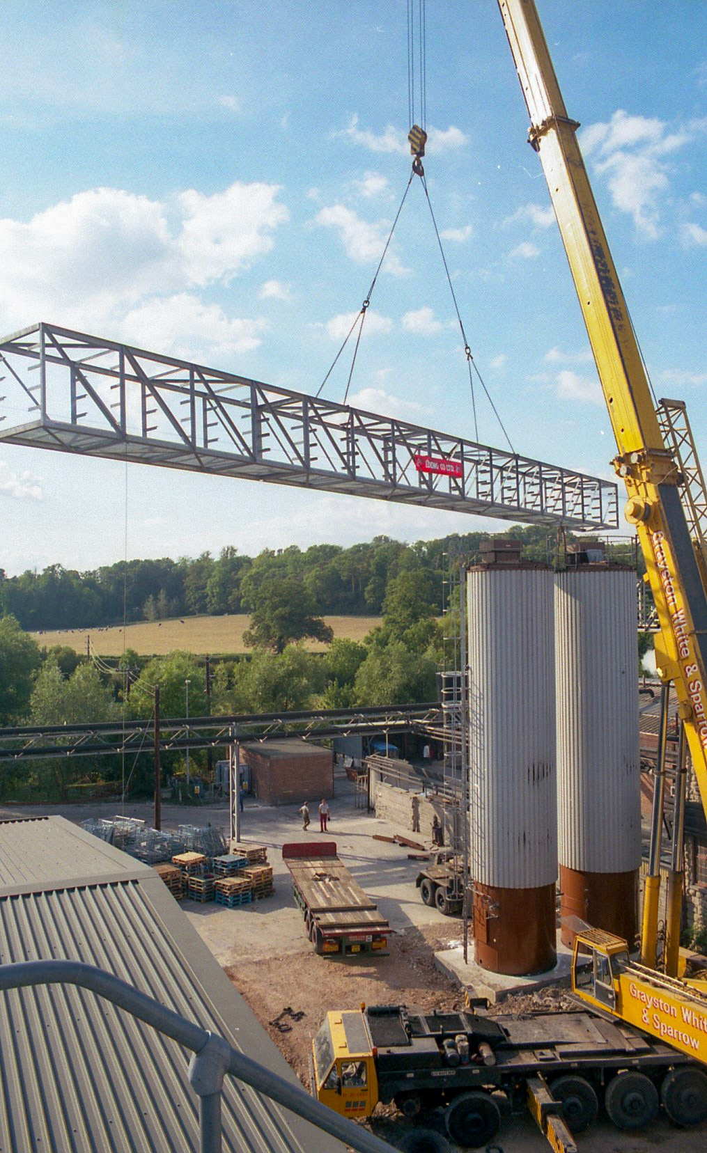 1989c Staplemead. Colin Carpenter comments "The installation of the main services gantry in the late 80's, to enable the future demolition of the main core building due to the corrosion of the steel frame causing the brick and stonework to keep breaking off." (Courtesy Colin Carpenter)