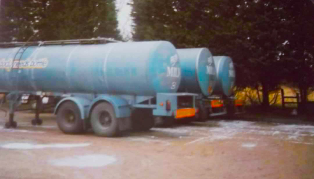 1988 Staplemead. Andy Wakefield comments "A few motors from my days at Express Dairy, and the reload site at the 'Golden Arrow' garage, Froxfield, where my pops was the manager at the filling station. When I lived at the garage in the 1960s/70s, the tankers were pulled by AEC Mandators." Colin Kirkham adds "We had a fleet of them at Minsterley, they were worked very hard, never stopped 7-days a week" (Courtesy Andy Wakefield)