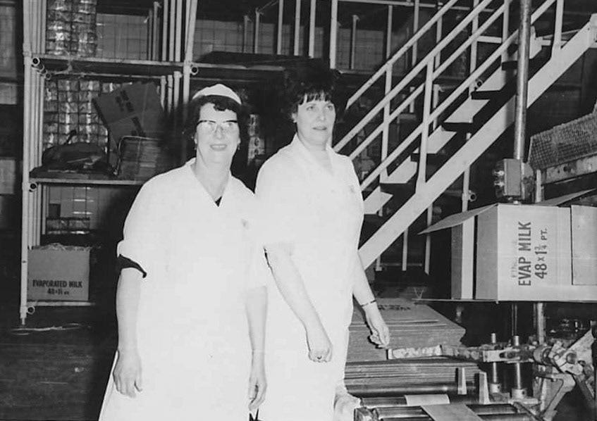 Minsterley. Fiona Highcock comments "My mum Denise Poole nee Jones, my nan Doreen Jones nee Swain, and my great gran Rose Swain nee Evan's all worked at the creamery. My great gran and my nan." (Courtesy Fiona Highcock, Pontesbury past and present FB Group)