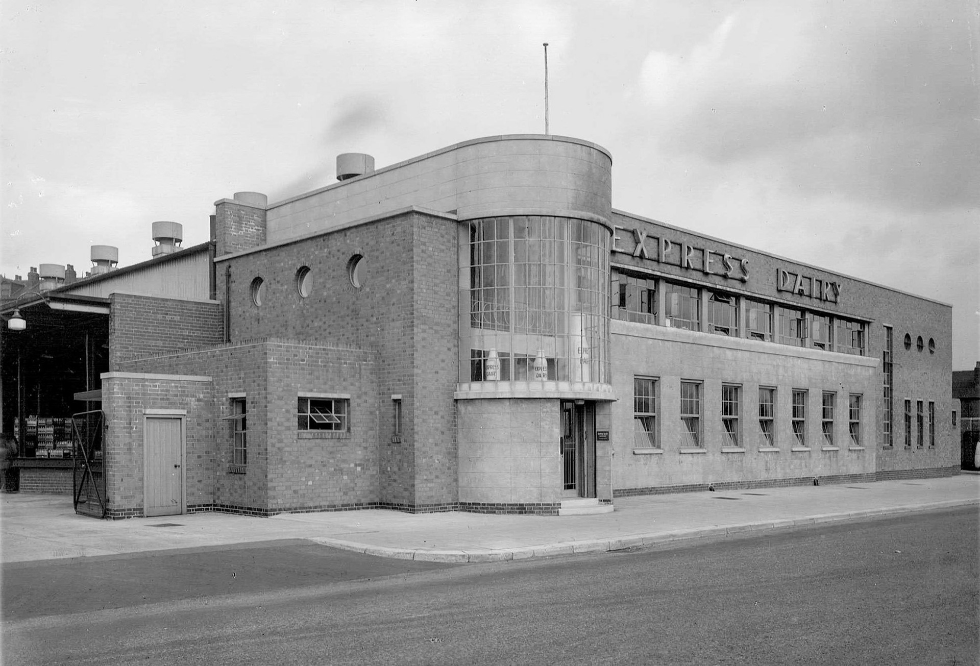 1948 Broadfield Road. Mark Hudson comments "Photos of the glass foyer, with large mock milk bottles on display." (Courtesy Milkmark Mark Hudson)