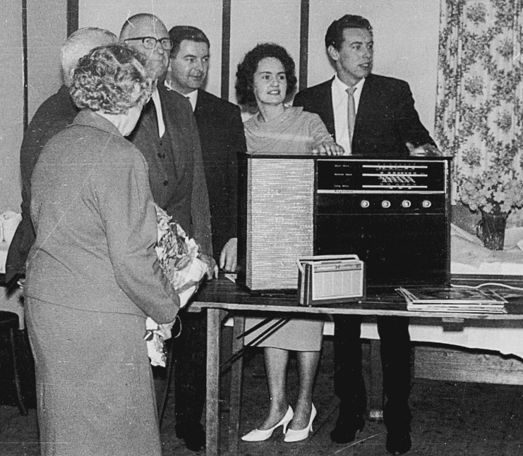 1953 Joy Corfield comments "Vivien Evans by Tony" (Joe Lyons Collection)