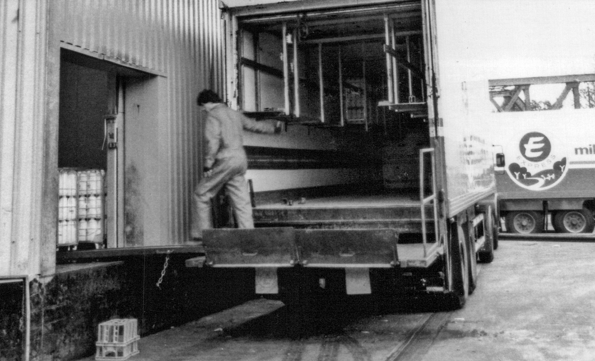 1987 Rear view of double deck trailer for carrying tetratainers of carton milk. (Courtesy Dave Fane)