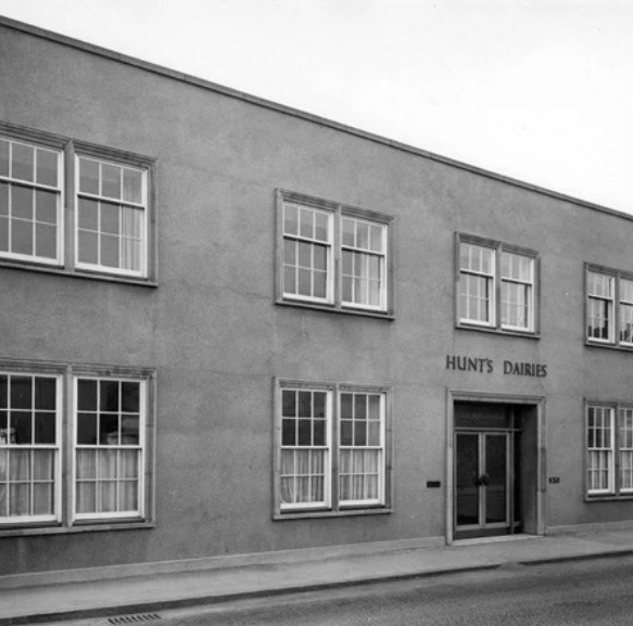 Hunt's Dairies Head Office. (Courtesy www.huntsfoods.co.uk)