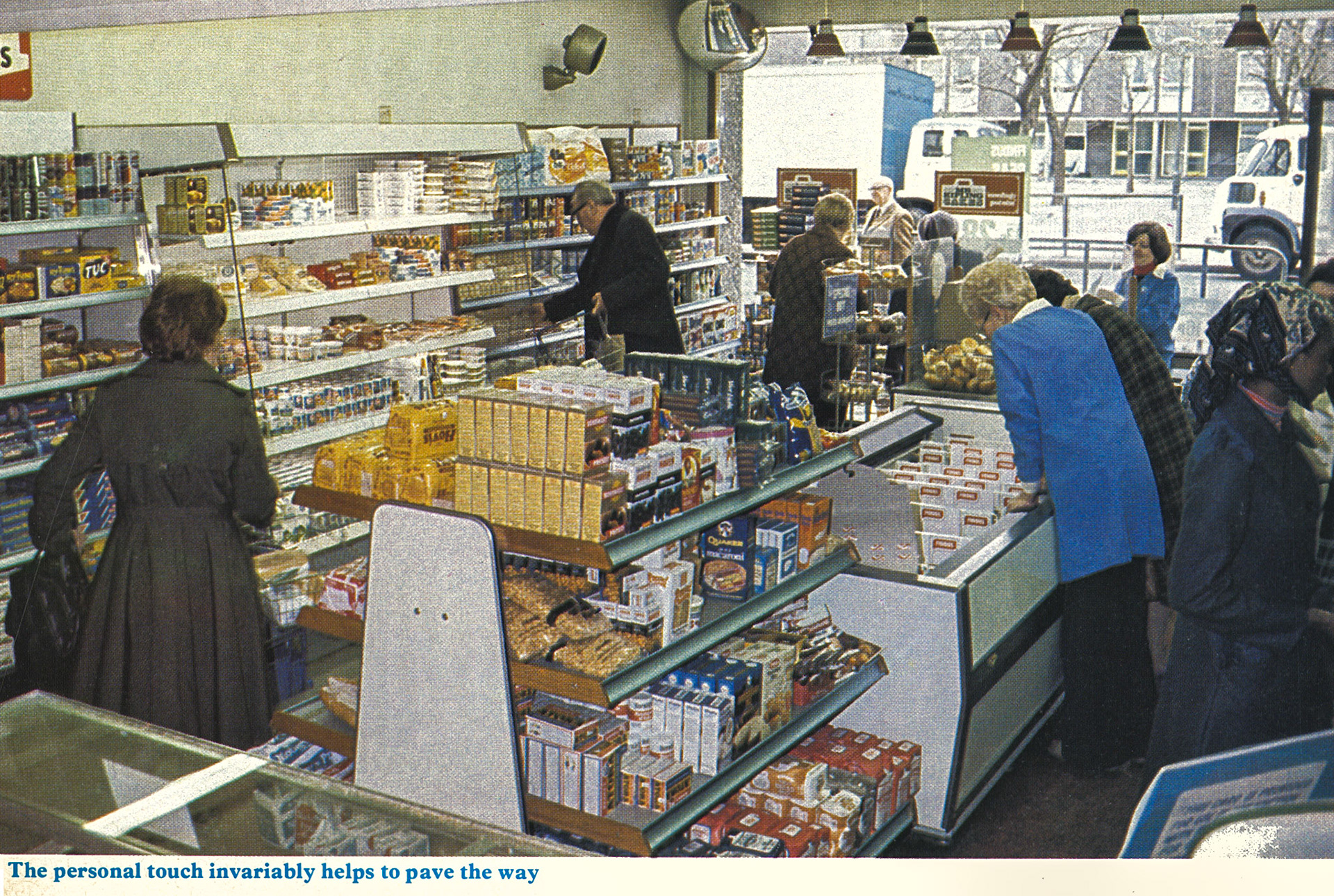 1977 Busy Roberts Street, NW1 Express Shop. (Express News Summer)