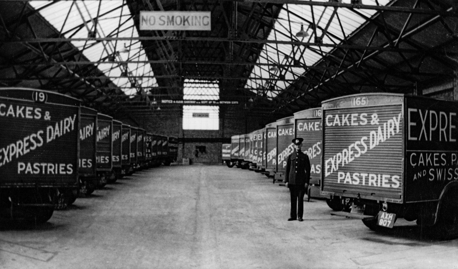 1932 Express Dairy Transport (Courtesy Paul Smith)
