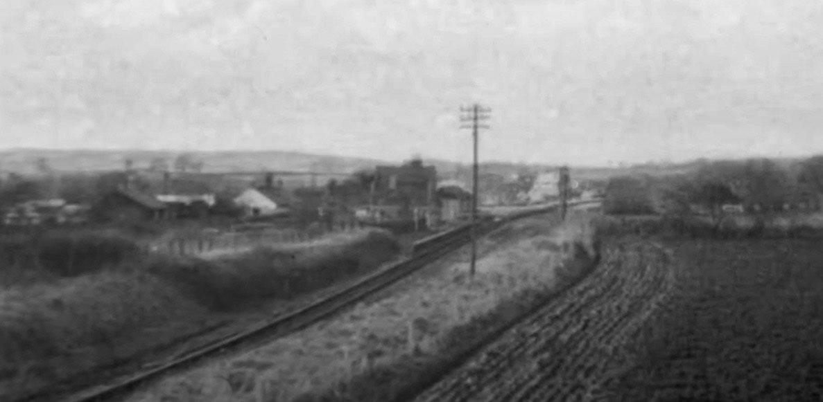 1950's? Morchard Road is a request stop on the Exeter to Barnstaple 'Tarka Line' that serves the village of Morchard Bishop. Opened in 1854 by the North Devon Railway.