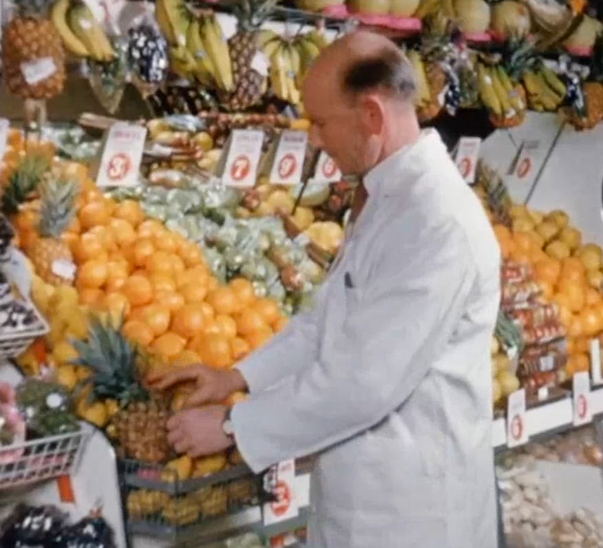 1957 Premier Supermarket Streatham. ‘Time for Leisure’ film (Yorkshire Film Archive)