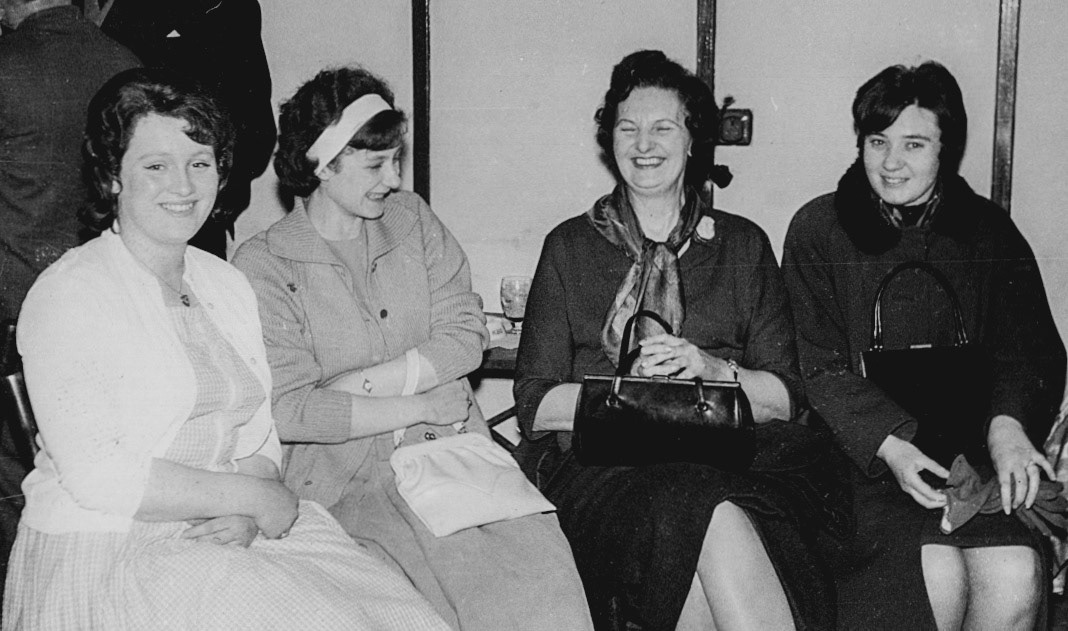 1953 "Mary N?", Les ??'s daughter, Miss Wright". Joy Corfield confirms "First right, my sister Mary Brookfield (Newnes), then Miss Wright" Monica Corfield adds "First left: Heather Williams"