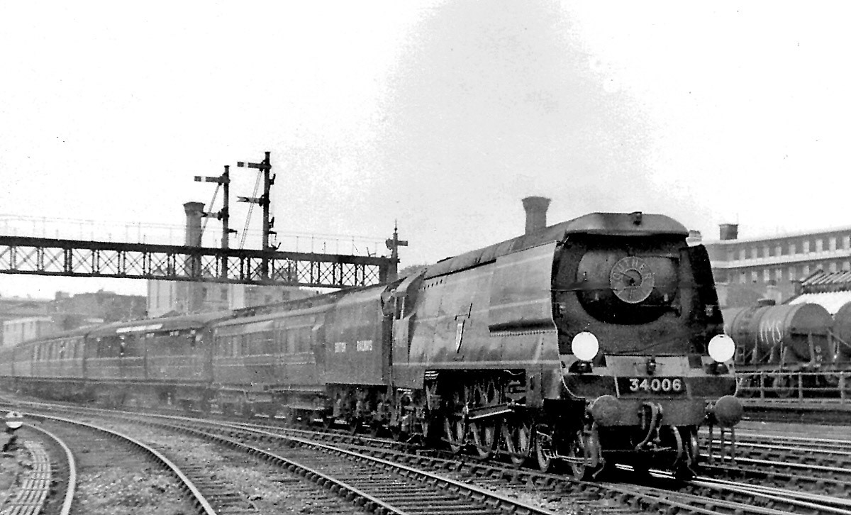 1948 Rossmore Road. Bulleid Light Pacific entering Marylebone, with milk tankers at Rossmore Road (Independent Dairies) in the background. Matthew Pinto comments "I think this was taken during the Exchange trials in 1948. Bulleid Pacifics were not a common sight at Marylebone." (Courtesy https://www.geograph.org.uk/more.php?id=2650927)