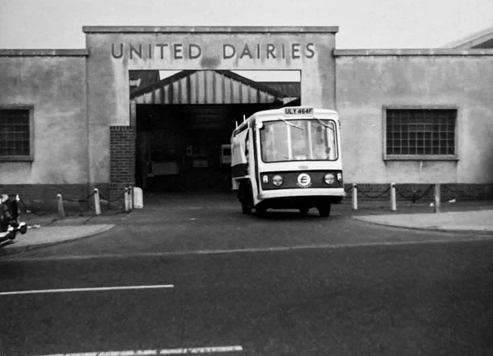 1970's Potters Bar with 1967 Reg float ULY 464F.John Mundy comments "Potters Bar was my depot when I worked for Express in the early 70s." Colin Martin adds "In the Barnet Road, was United Dairies which was eventually taken over by Express." (Courtesy John Mundy)