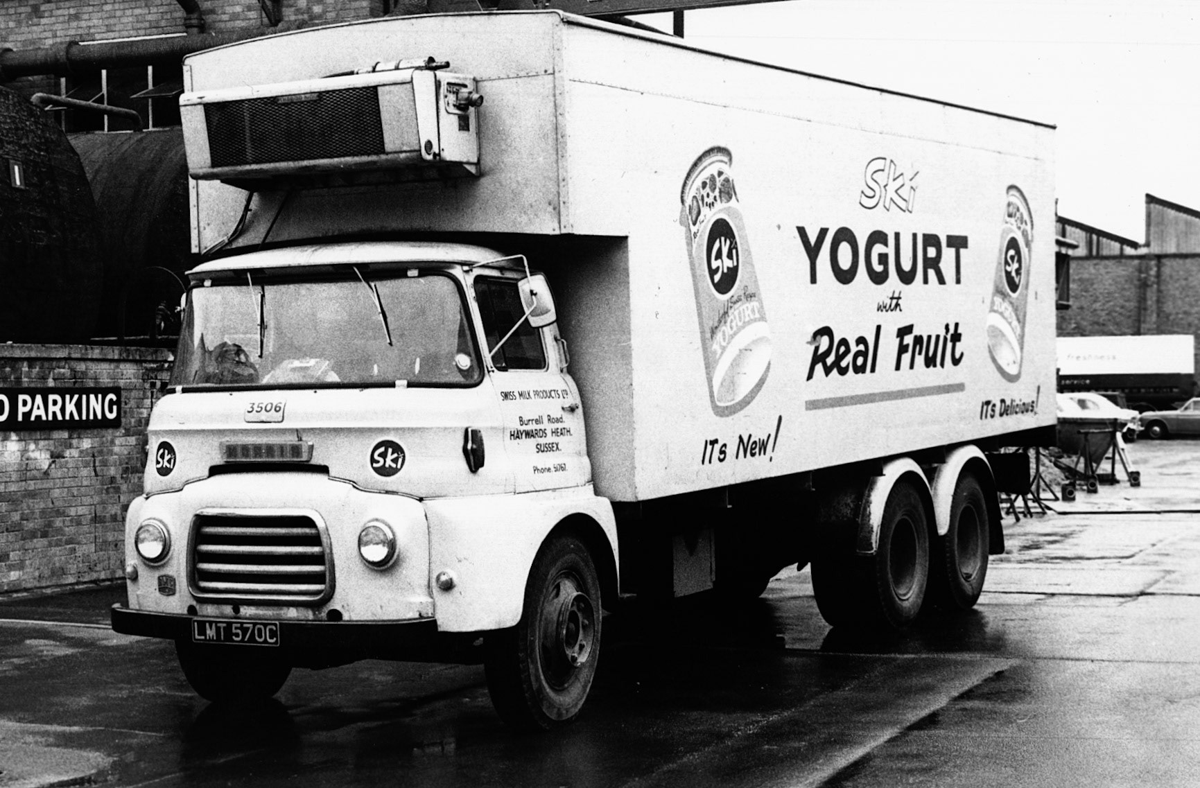 1960's Morris LMT 570C Ski Van at Haywards Heath. (Courtesy Dave Fane)