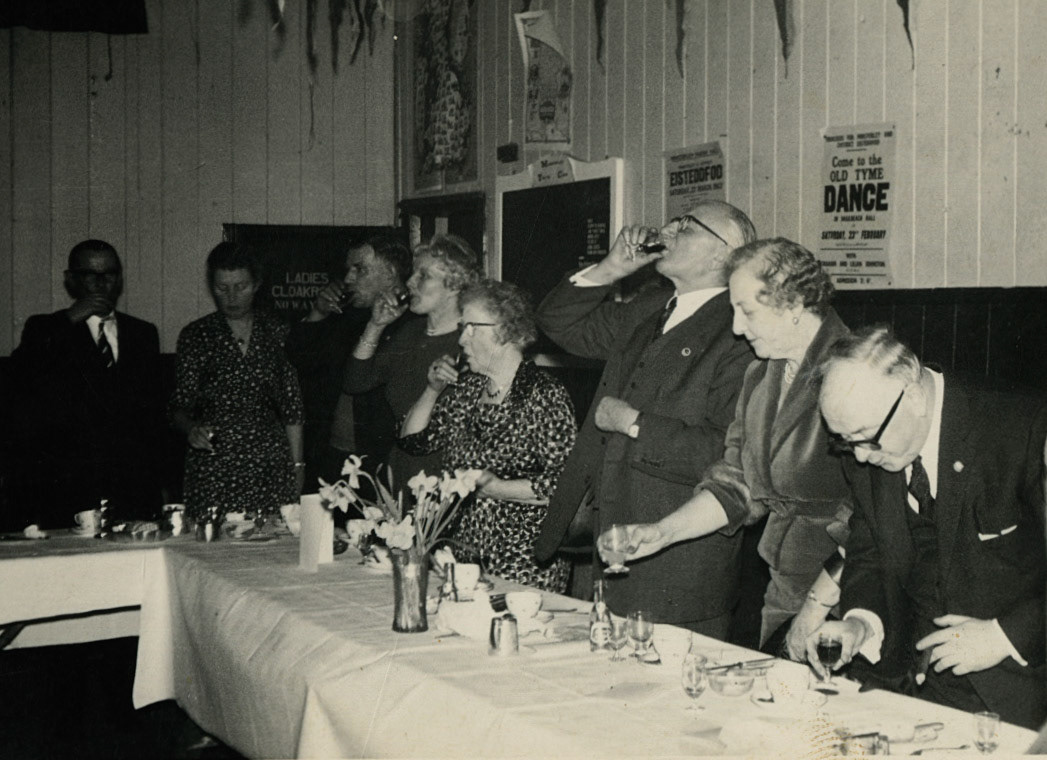 "Mr and Mrs Gurden and others. ?? Preston" (Joe Lyons Collection)