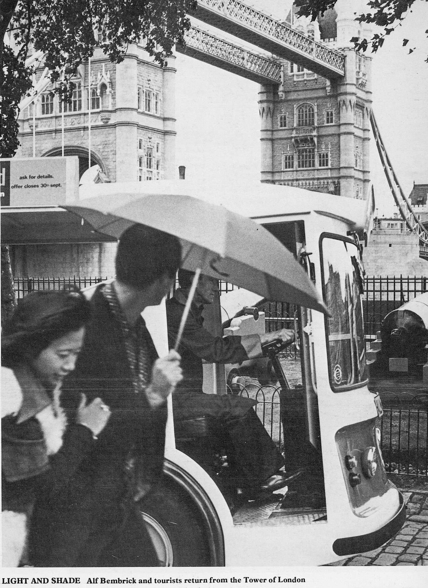 1978 Alf Bembrick and tourists leave the Tower