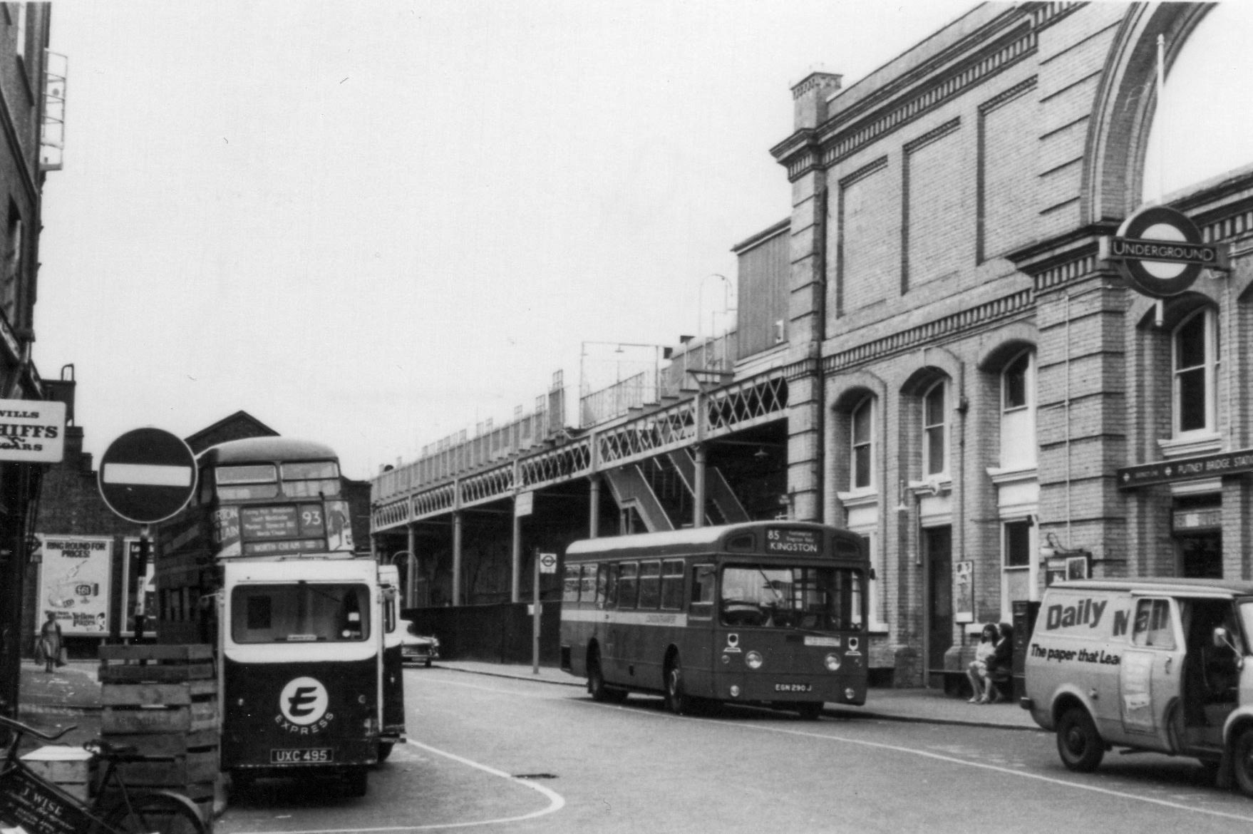 Putney float, by Putney Bridge station. Cafe and Eight Bells pub round the corner! (Courtesy Michael Aldread)