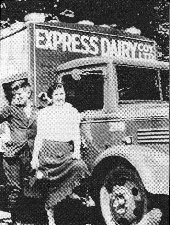 1930's Appleby workers pose (Express News February 1982)