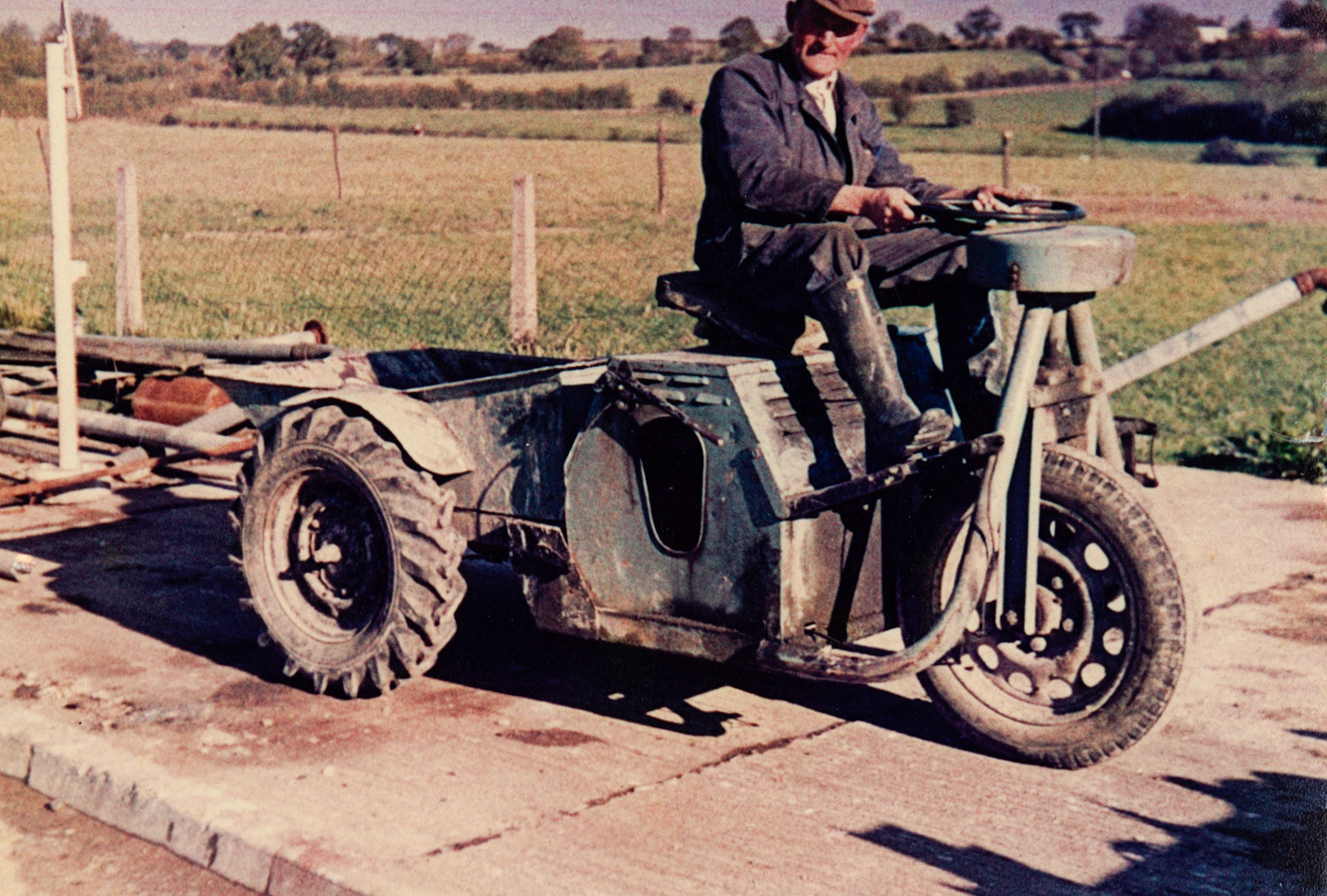 1950's "Now Cottage Cheese in background" Shirley Rowson says "That’s got to be my Dad, Bill Childs". (Joe Lyons Collection)