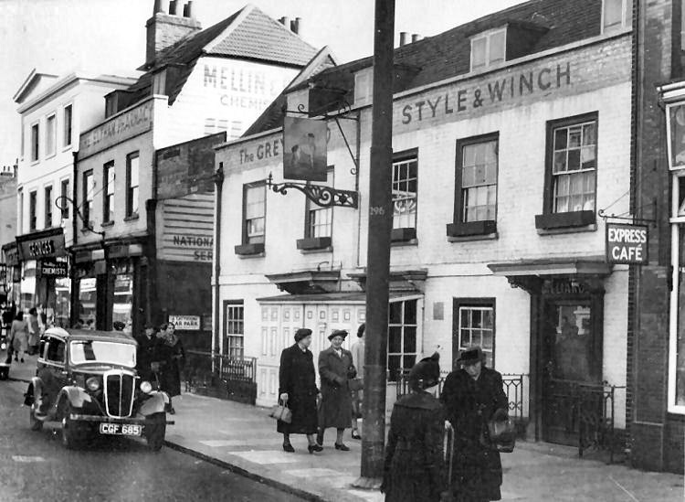 1949 Eltham Express cafe and shop with processing dairy behind. (Courtesy www.dover-kent.com/2015-project/Greyhound-Eltham.html)