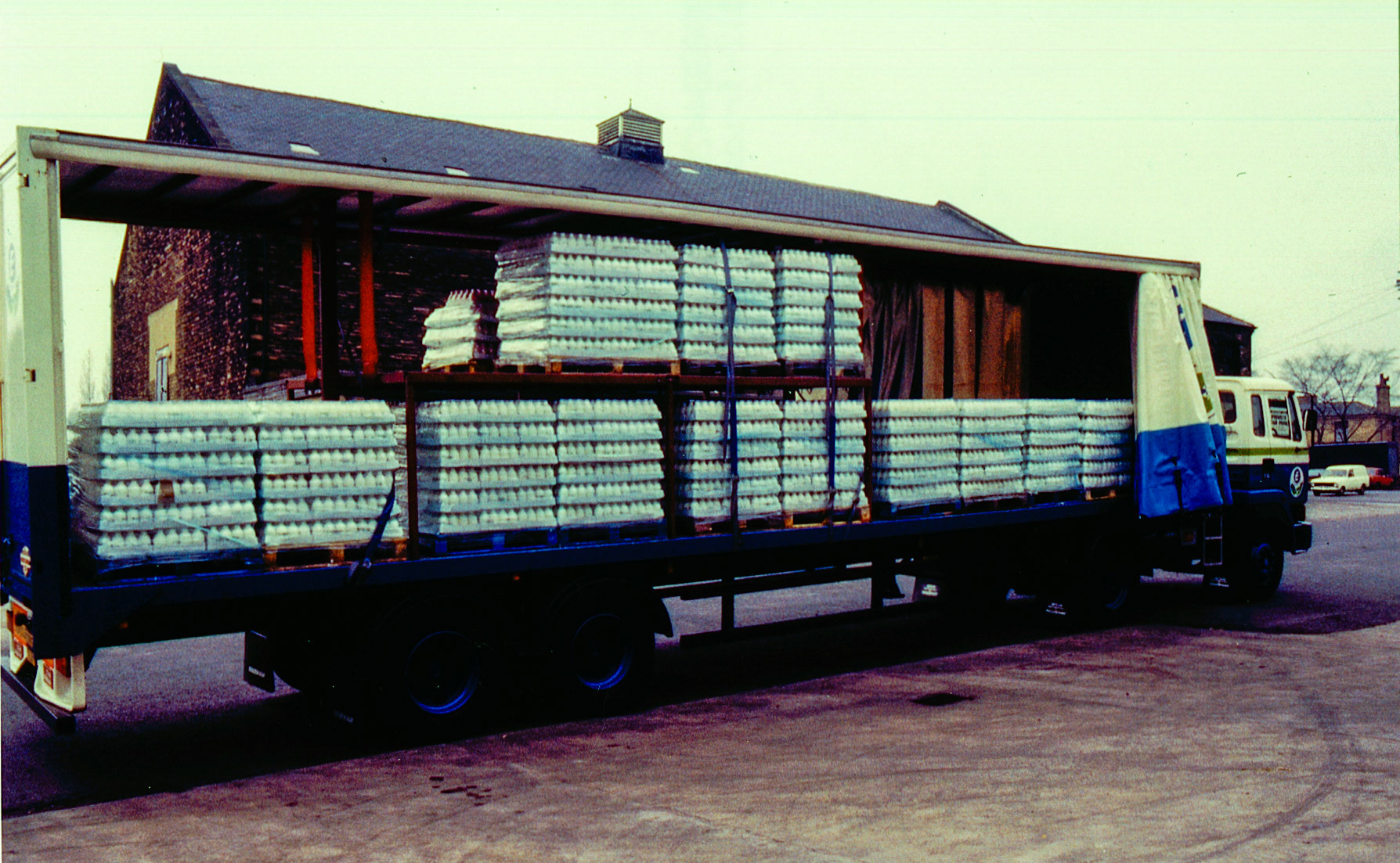 1980's Bradford Model Dairy, Sterilised and Flavoured milk transport in plastic bottles. (Courtesy Dave Fane)