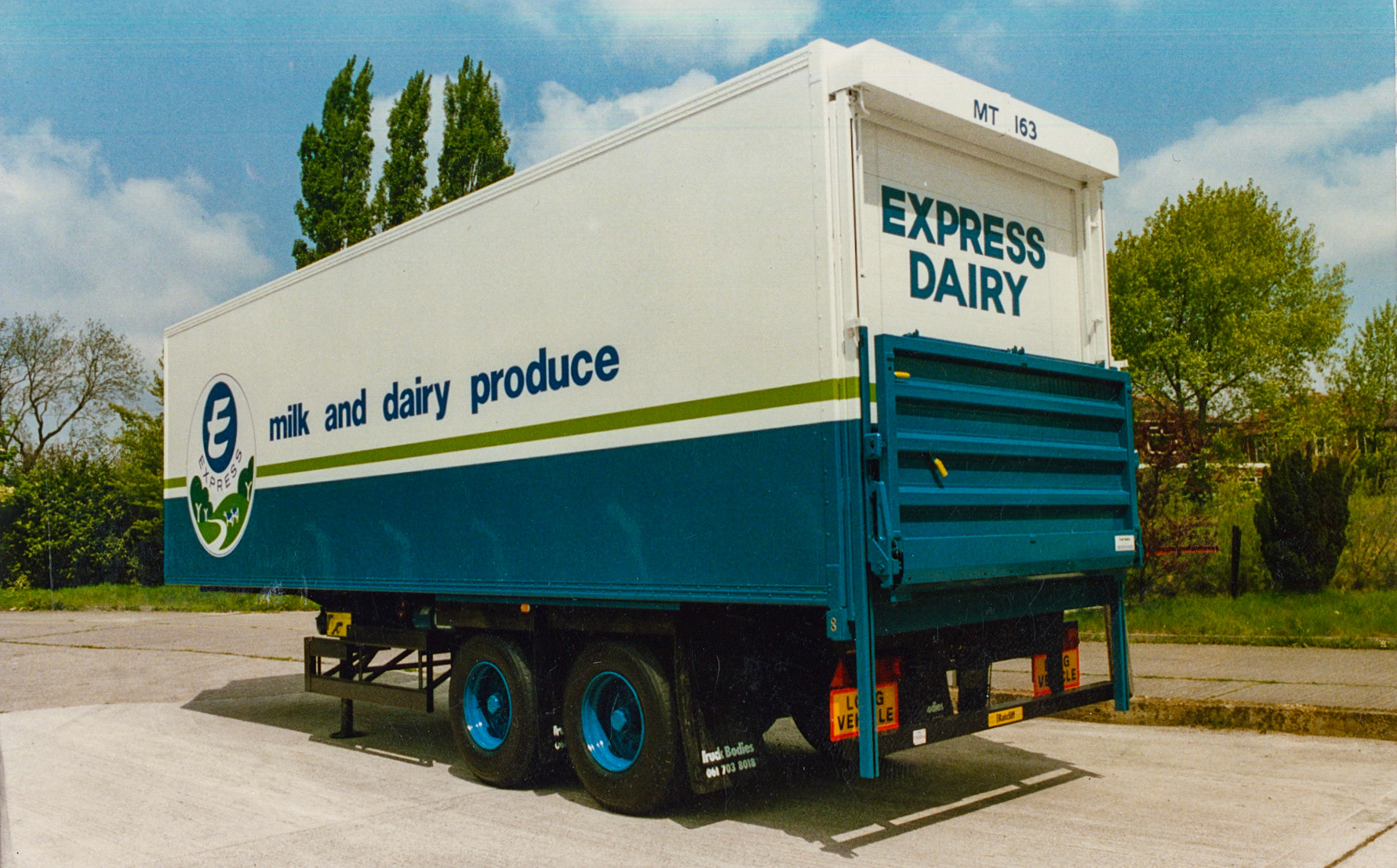 1985c freshly painted trailer. MT163 (Courtesy Paul Luke)