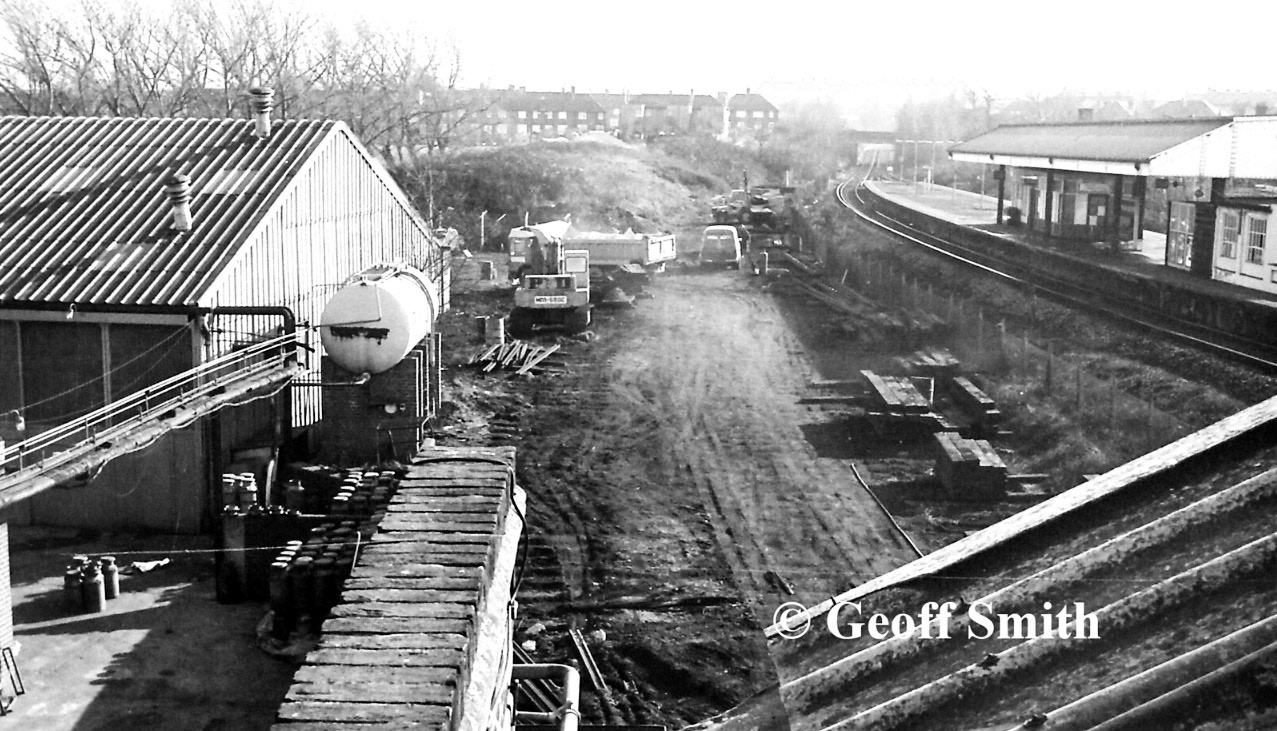 1979 Track lifting (Courtesy Geoff Smith, Flickr)