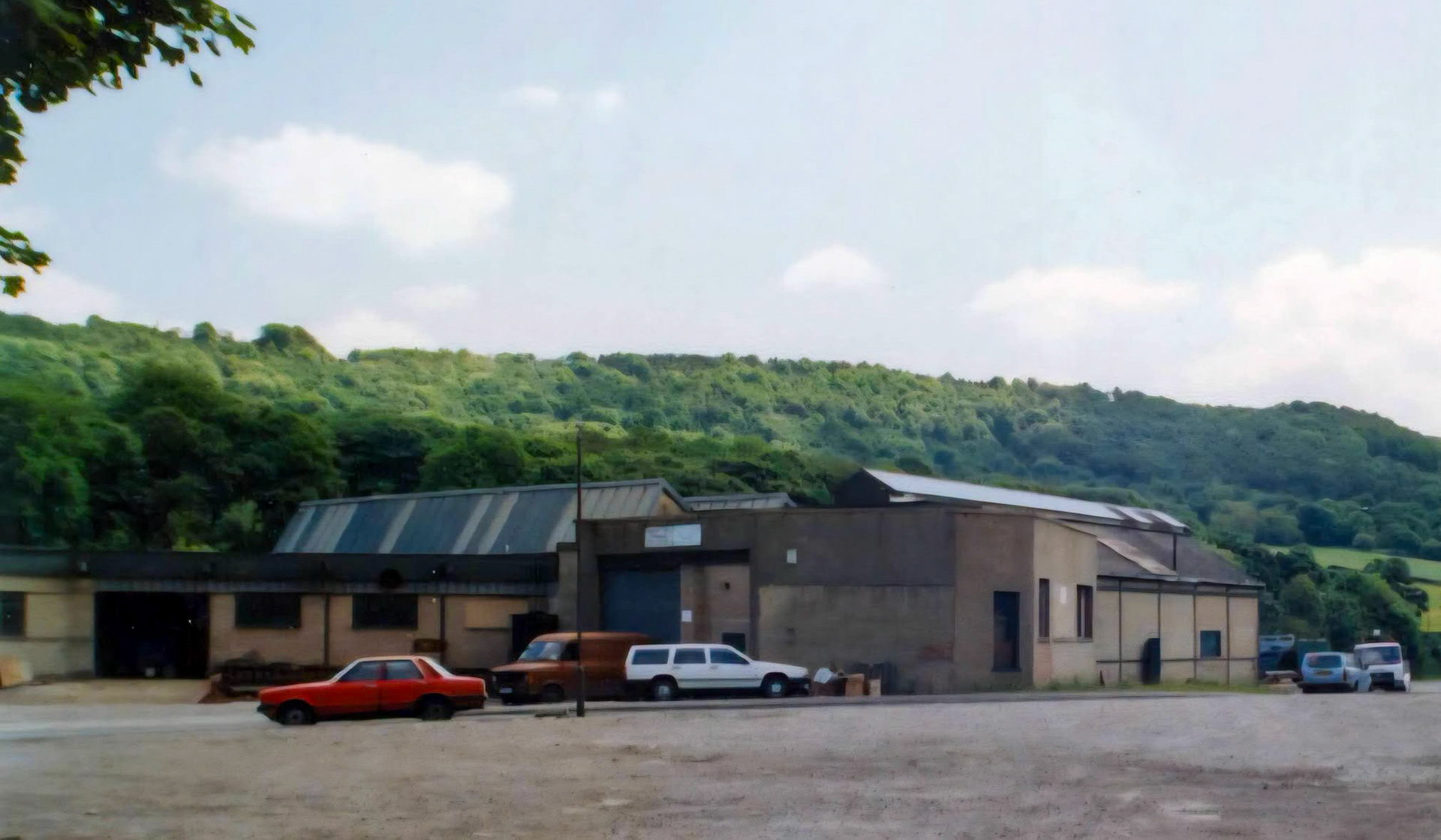 1989-90 Peak Rail comment "Picture by Nick Collin shows the front of the building but it is not clear if it is in any kind of use. Parts of it at least survived until about 20 years ago but we do not have a date for their demolition." (Courtesy Peak Rail)