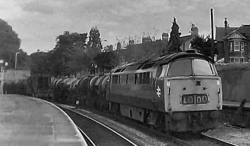 1976. Newton Abbot. Chris comments "D1071 WESTERN RENOWN, running through Newton Abbot, on the Kensington milk." (Courtesy Chris Hiley)