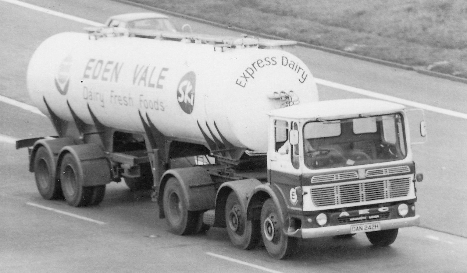 1969 Reg Eden Vale AEC Tanker DAN 242H (Courtesy Michael Aldread)