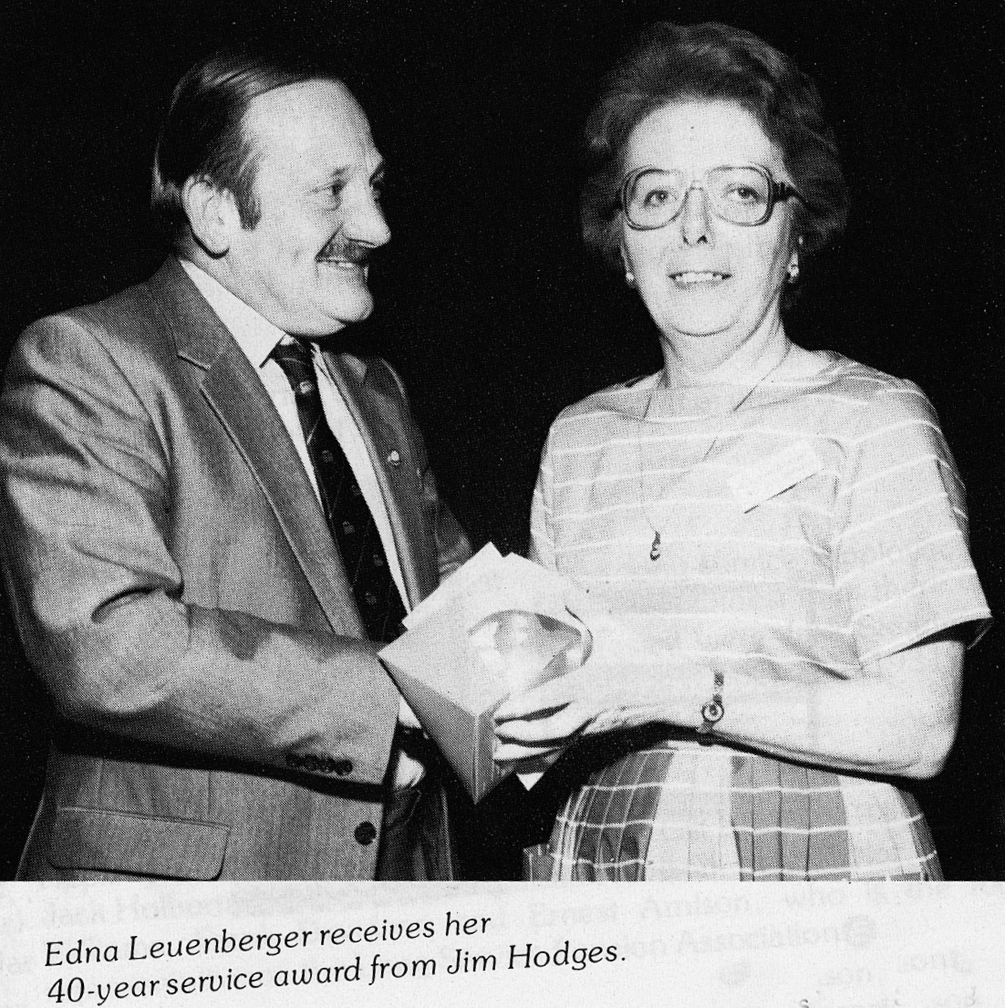 1984 JIM HODGES (Edna Leuenberger receives 40-year award from Jim Hodges)