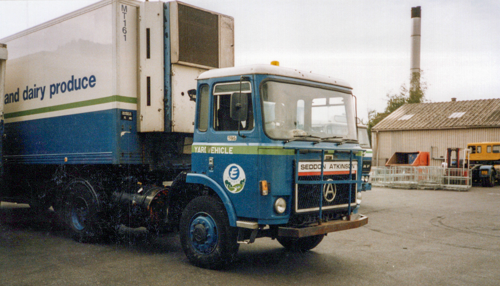 1986 Trailer with 26 stillage capacity, 21840 pints, shunter unit 595 (Courtesy Dave Fane)
