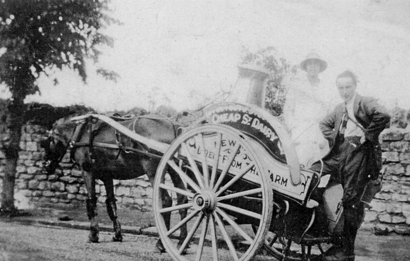1912 Hunt's Dairy horse-drawn cart. (Courtesy www.huntsfoods.co.uk)