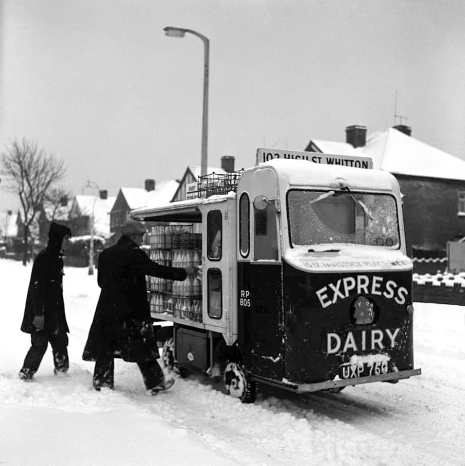 1950's, Express Float from Whitton Depot, 102 High Street. (Courtesy GUWBWG)