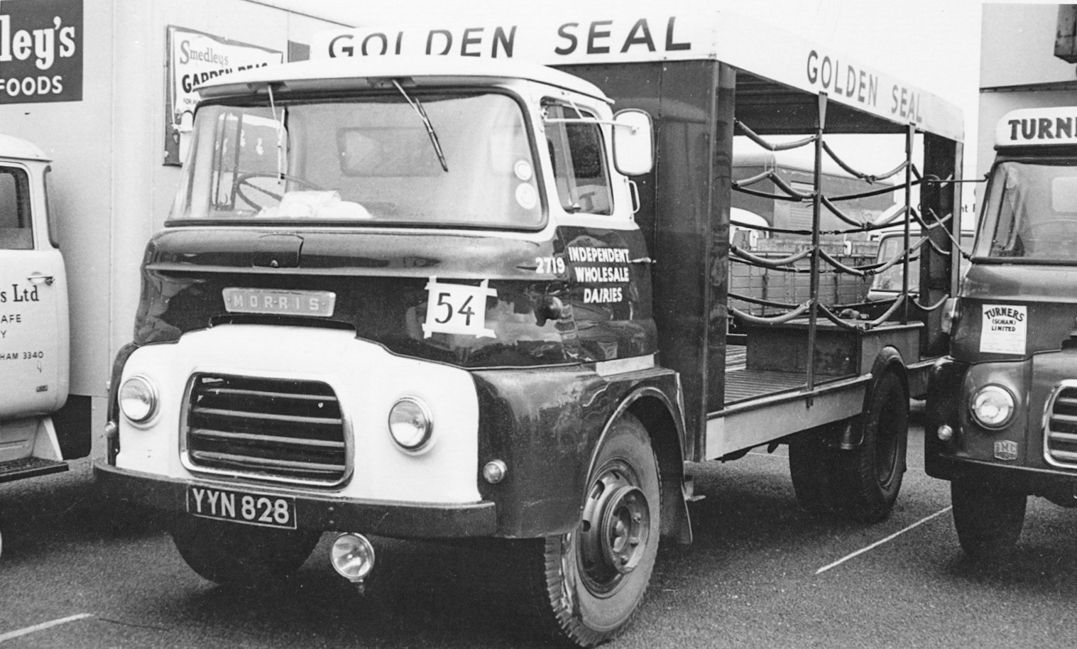 1960s Morris YYN 828, Co: 2719 Golden Seal rigfd truck from IW.. (Courtesy Paul Luke)