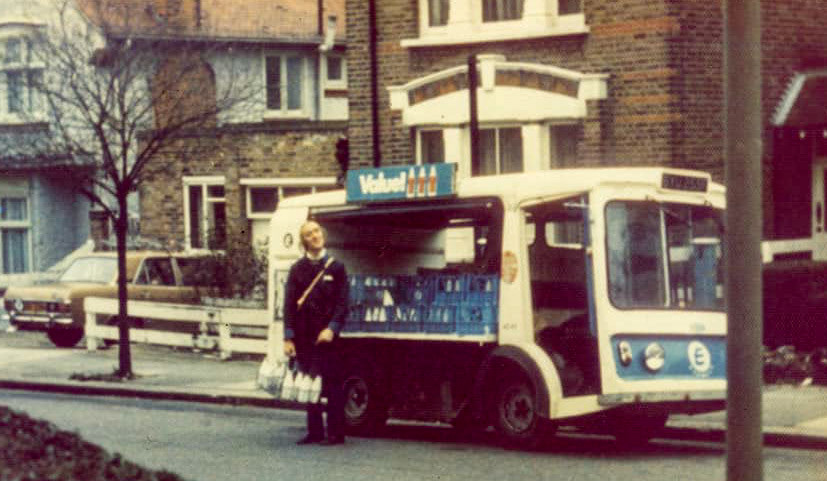 1970's/ 80's North Finchley. David comments "My Dad David Evans during late 70's and early 80's... Torrington Park, Oakhampton Close, Friern Park and Cardew Court...he loved his customers... good old days" (Courtesy David Evans)