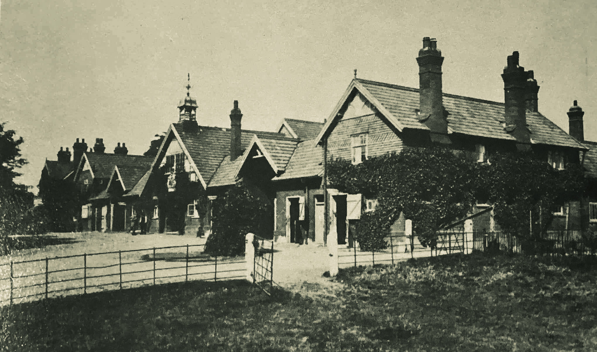 1890's? College Farm, Finchley (Courtesy Michael Aldread)