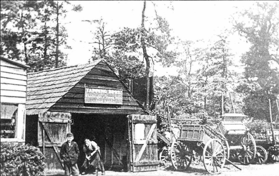 1900s? Tapping Bros. Wheelwright and Shoeing Smiths did work for Robarts Hundred Acre Farm in Northwood (Helen Hoare Collection)