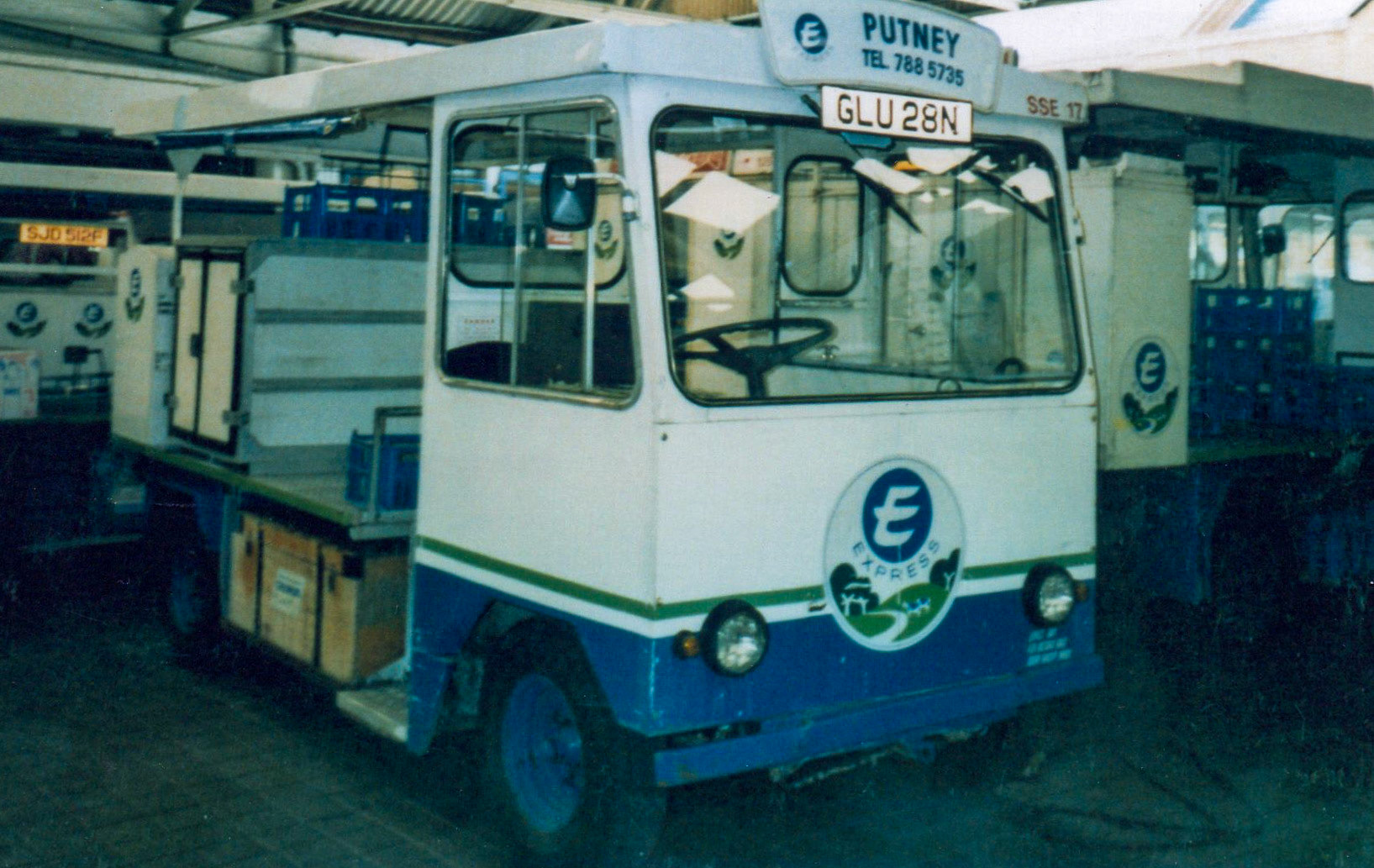 Putney Reg: GLU 28N. Neville Saunders old float.