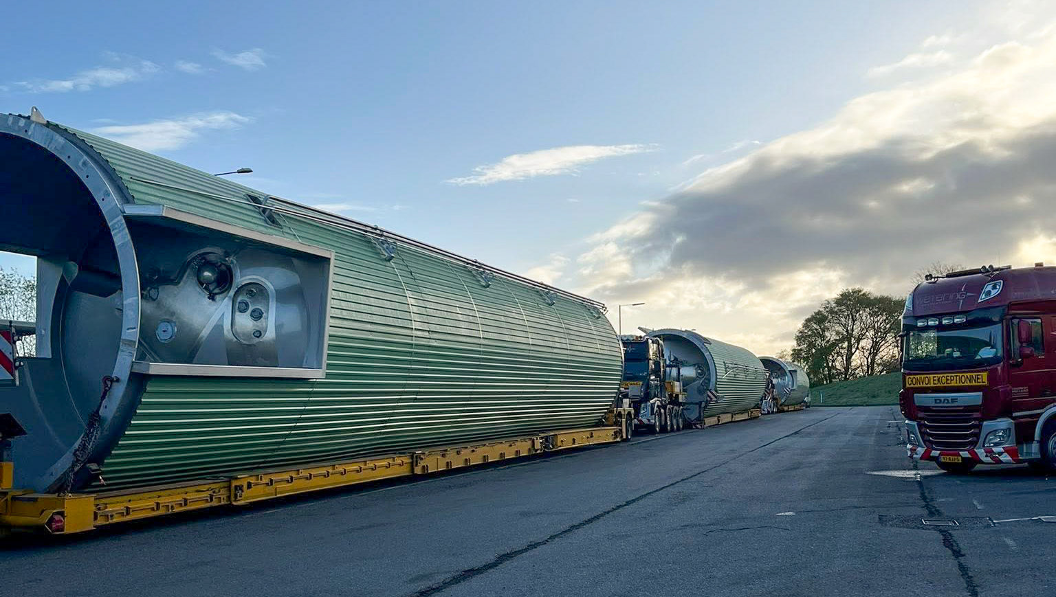 2026 North Tawton. Gary Parkinson comments "Four more silos for Taw valley— at Taunton Dean Services South." (Courtesy Gary Parkinson, Milk Tankers of the UK FB Group)