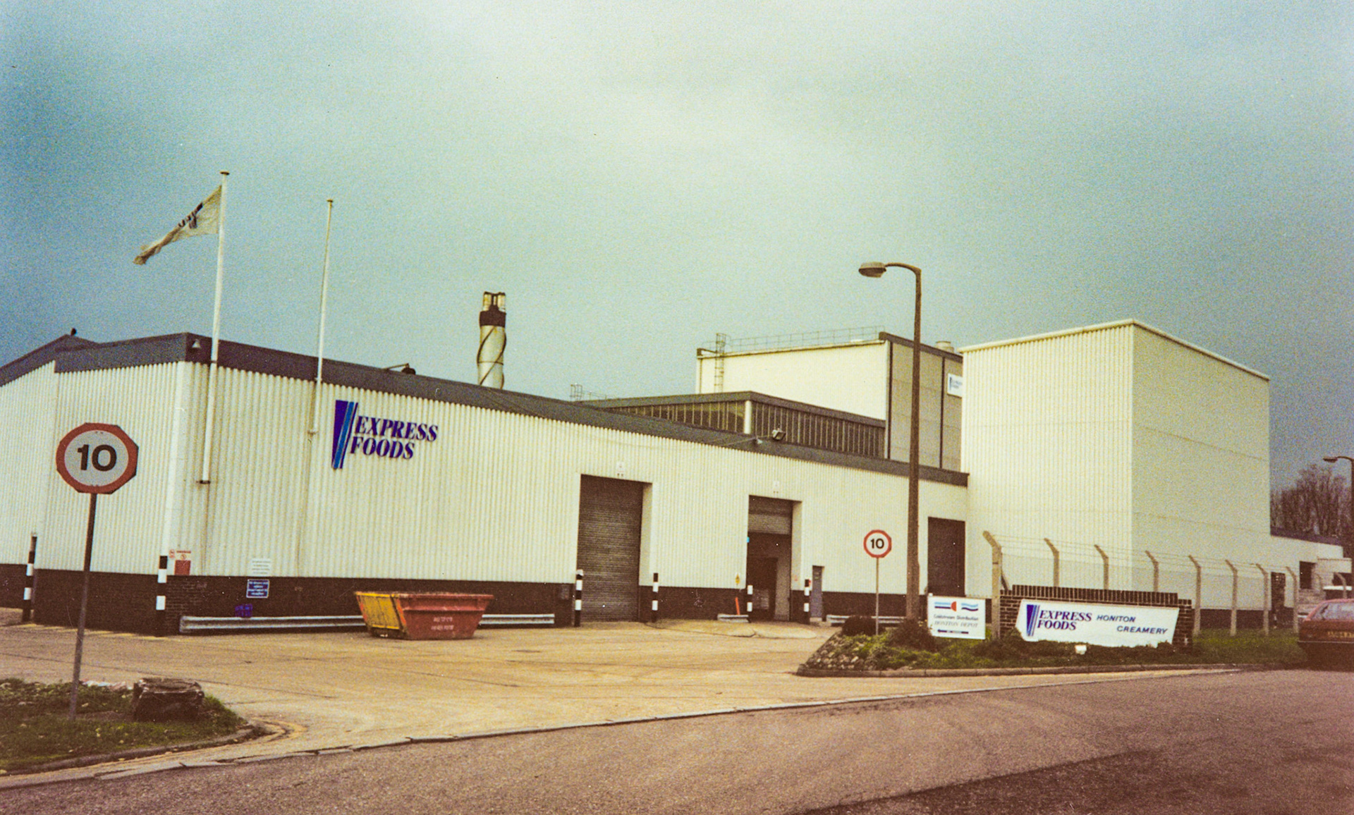 1991 Honiton, December: Site frontage.  (Courtesy Wendy Hawker)