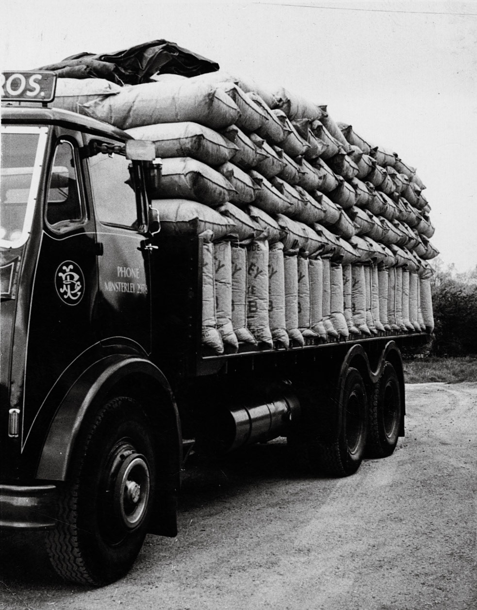1950's Minsterley. Patrick Taylor comments "The chocolate crumb was used to make a product for Rowntrees, that department finished around 1962/3. The chocolate crumb was like chocolate fudge before it was baked and ground into powder. Often used to go down with Dad and get a bag 😛. Transport was Lewis Bros, their depot was next door to the Minsterley factory." Alec Liz Williams adds "My Dad Reg Carswell worked for Lewis Brothers" (Joe Lyons Collection)