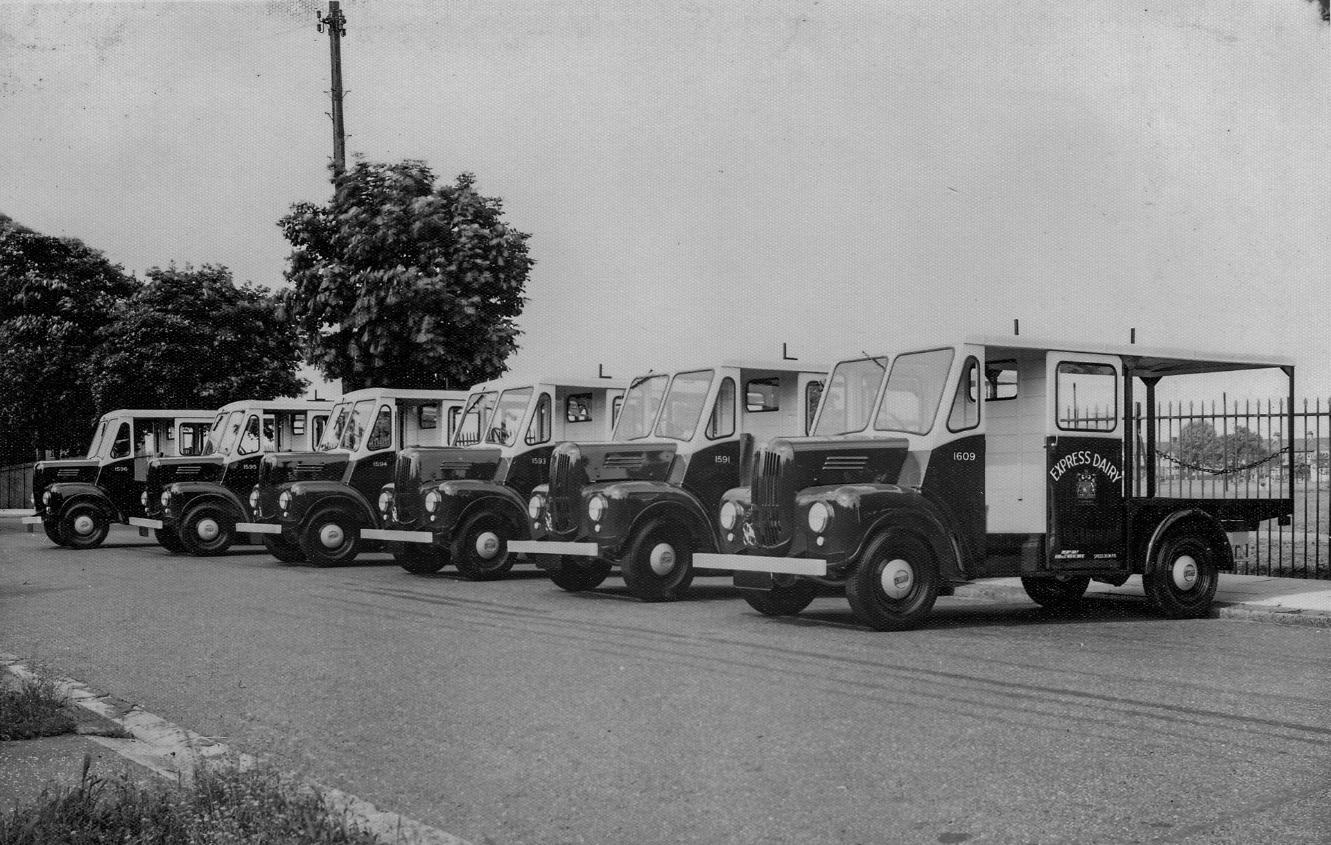 1954 Six Express Dairy Milk Floats (Courtesy Trojan Trust)