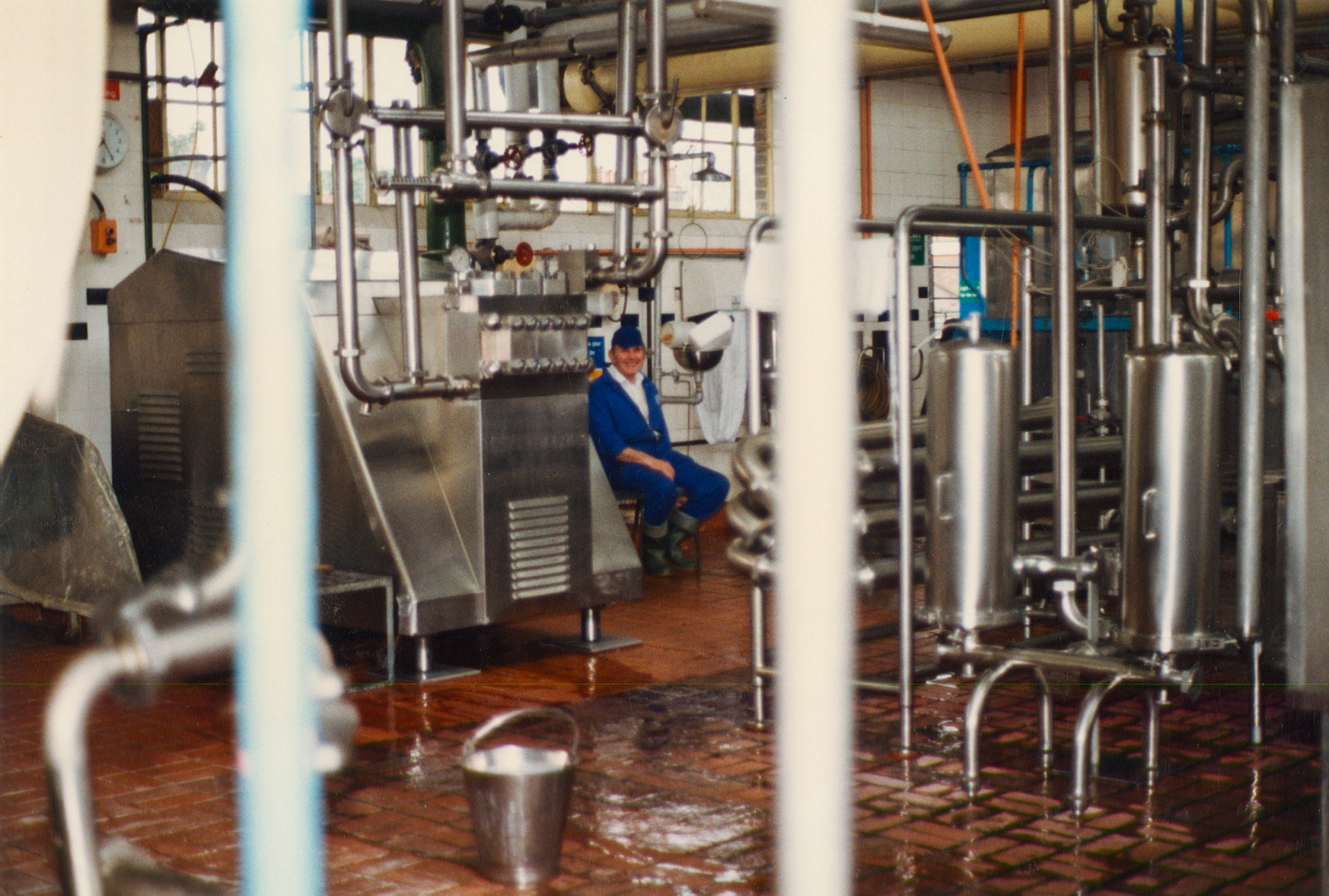 1980s Bromley Processing-milk reception and processing. (Pictures by Reg Ball, on loan from Colin Bristow)
