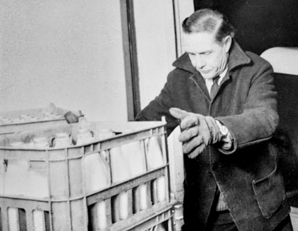 1980's? Denis Mepham, Clock House Dairy, Crowborough. Kaye Taylor comments "Dad...who worked for The Clock House Dairy from 1955 until his retirement in 1991". (Courtesy Kaye Taylor)