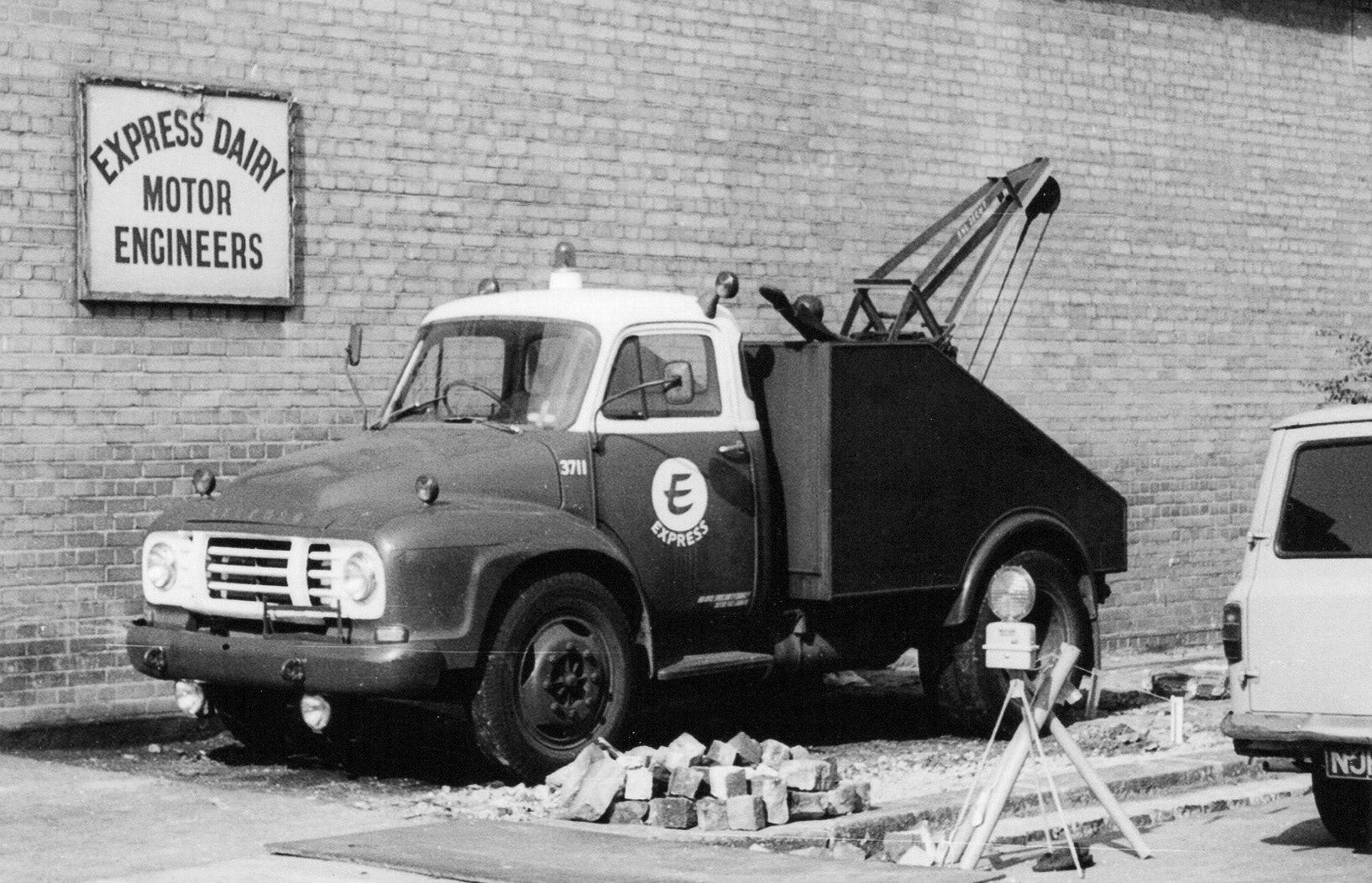 1970's? Bedford Breakdown Truck at South Ruislip, Fleet No 3711 (Courtesy Michael Aldread)