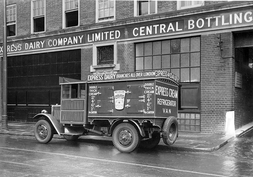 1931 A fabulous, original photograph of the first refrigerated van built for the Express, by J&E Hall of Dartford, on a Morris-Commercial ‘TX’ 30/40cwt chassis, no 27539. Becoming fleet no 68, GO 9043, the chassis cost £284 4s, and the specialised bodywork and painting added a further £488. Entering the fleet in March 1931, the body was removed in May 1935, being replaced by a simpler affair costing £98. Total ‘docking’ costs between 1932 and 1938 amounted to £477. When sold in March 1940, to a buyer in Archway Road, N6, it realised just £5. (Courtesy The Express Dairy Motorised Fleet, Allan Bedford, Heritage Machines)