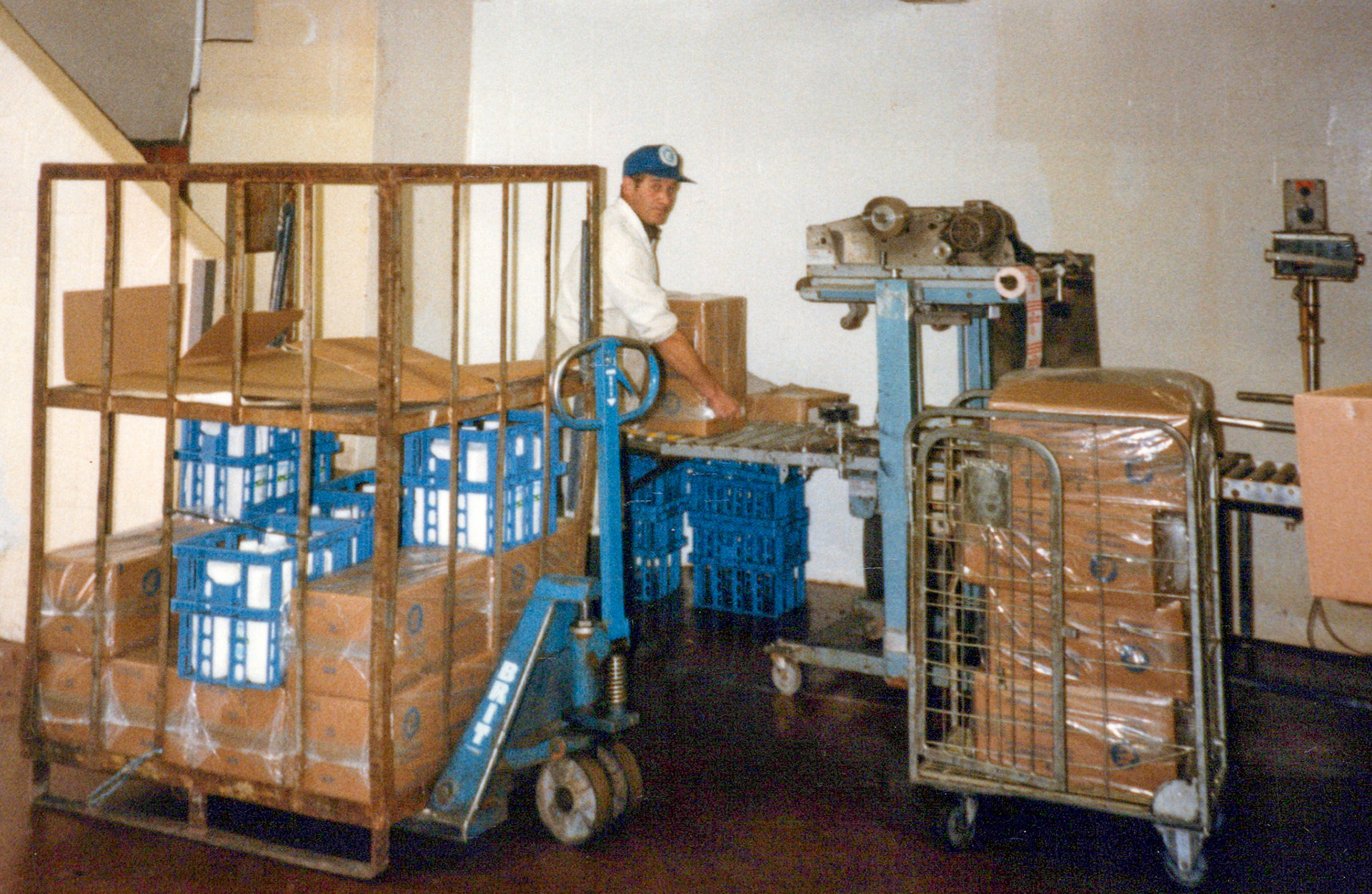1986 Didcot - John Locke loading Pergalls (Courtesy Russell Finch)