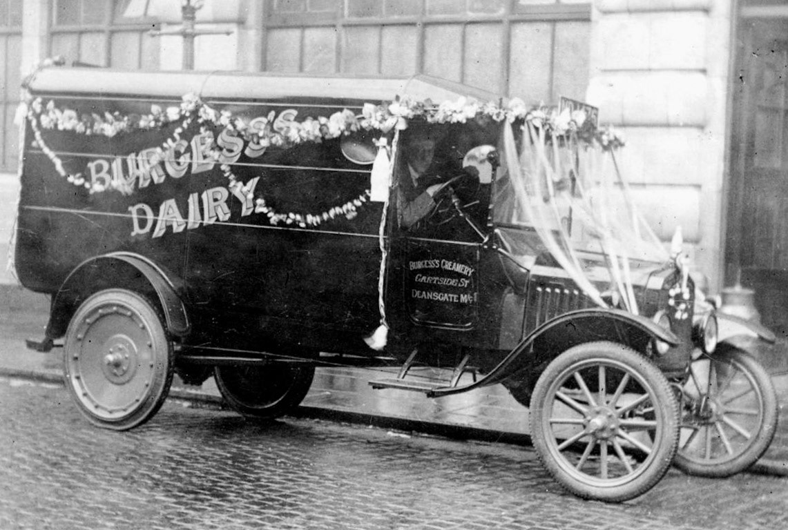 1926 Burgess Creamery, Milk Van, Gartside Street, Manchester (Image courtesy of Manchester Libraries)