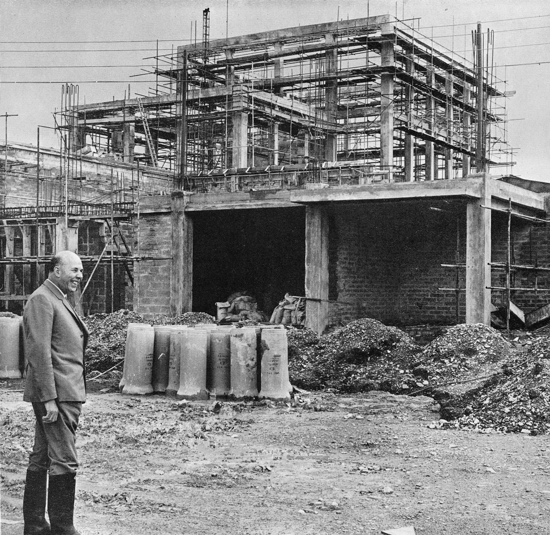 1967 ERIC ROBARTS (Ballineen Creamery, Co Cork with Eric Robarts, Express Dairy Chairman, making a visit)
