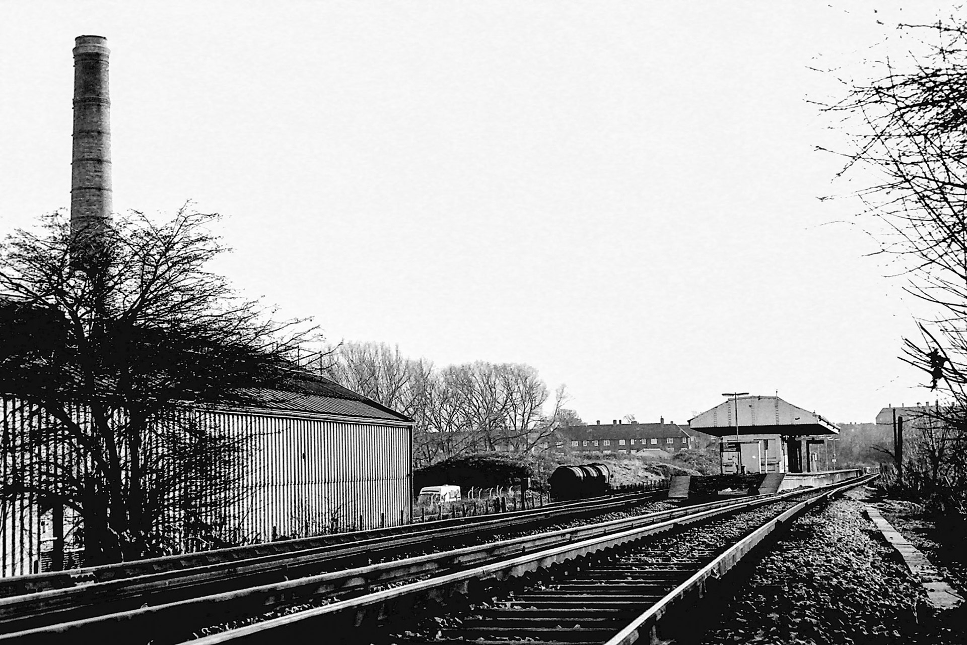 1970's South Morden rail siding and adjacent main line in its final days prior to closure in 1979. (Photographer Sam Jones)