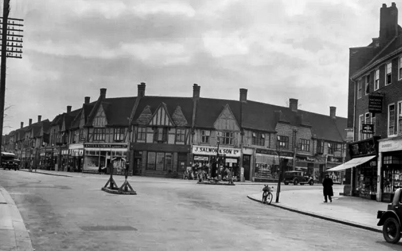 1935 Express shop on Ruislip High Street, 3rd May 1935 (Courtesy Mirrorpix)