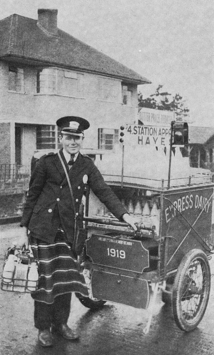 1930's - Winston Quinnel on a round in Hayes, Kent